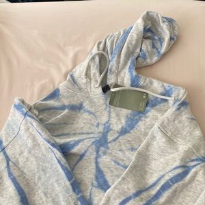 cropped tie dye hoddie